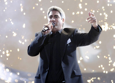 'Idol' Hicks signs record deal