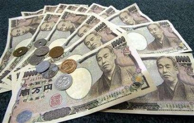 Police return $42,000 thrown out with trash