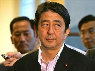 Japan's Abe reinforces lead to be next PM
