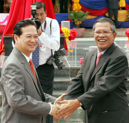 Vietnam and Cambodia celebrate 1st border marker