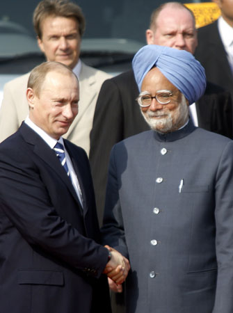 Putin seeks stake in Indian energy, military market