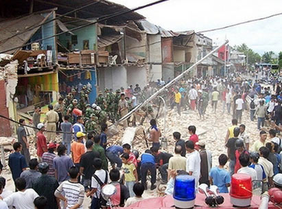 Powerful earthquake kills 70 in Indonesia