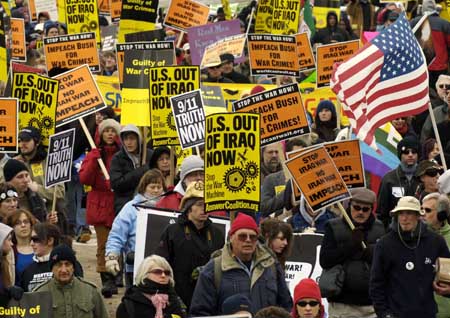 Thousands march to protest against Iraq War