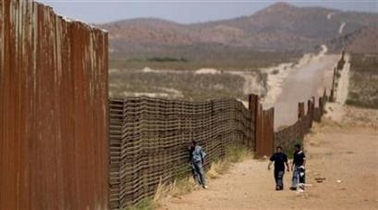 Texas officials-US-Mexico wall not wanted