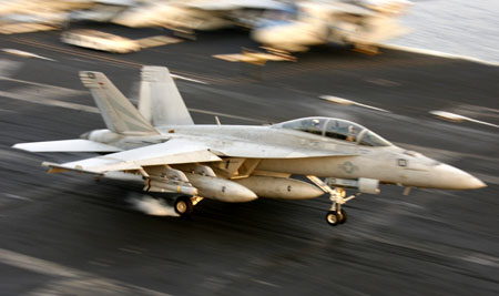 Aircraft carrier reinforces US troops in Iraq