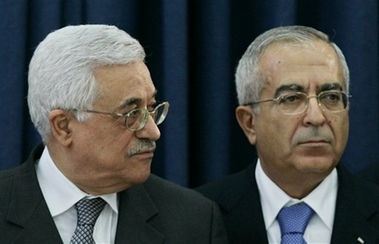 Abbas tells Bush to push peace talks 
