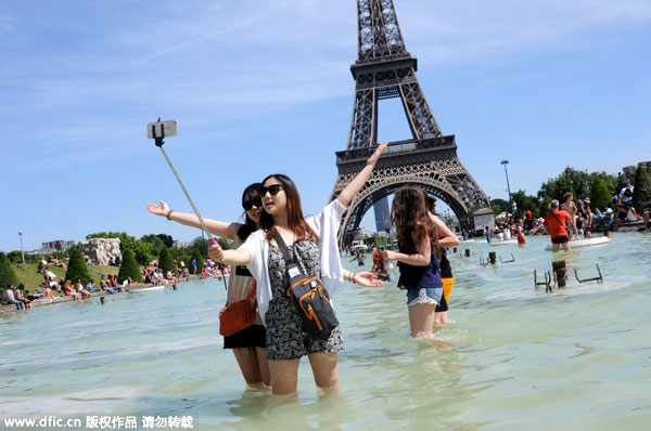 Chinese national robbed of 25,000 euros in France