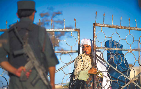 Voter turnout low amid Taliban threats