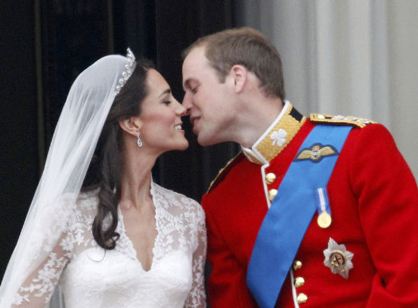 Royal newlyweds share first public kiss