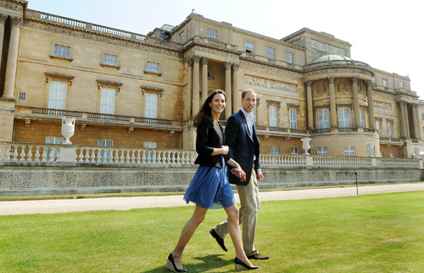 Prince William, Kate Middleton, leave palace