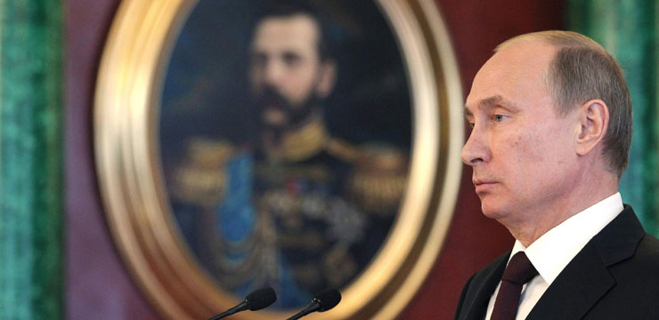 Snowden asks political asylum in Russia