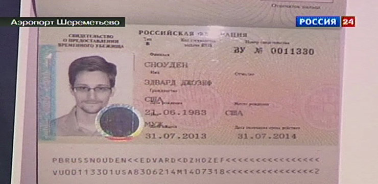 Russia grants Snowden 1 year's asylum