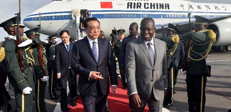 Premier Li arrives in Angola for visit
