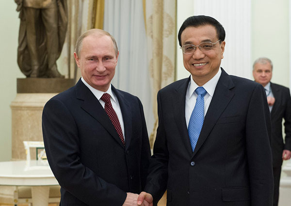 Li Keqiang meets Vladimir Putin in Moscow