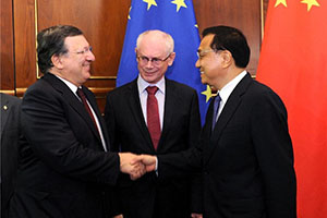 Chinese premier meets Latvia's president in Milan