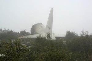 Airplane crashes with thankfully few casualties