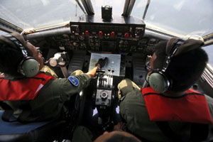 Reporters covering Malaysia jet work around the clock