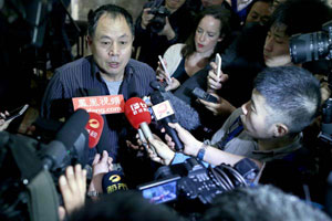 Malaysian police prevent press from speaking to relatives