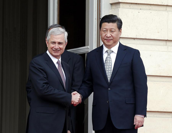 Xi calls for closer China-France parliamentary exchanges