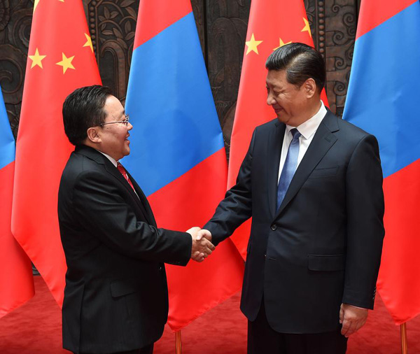 President Xi meets Mongolian president in Shanghai