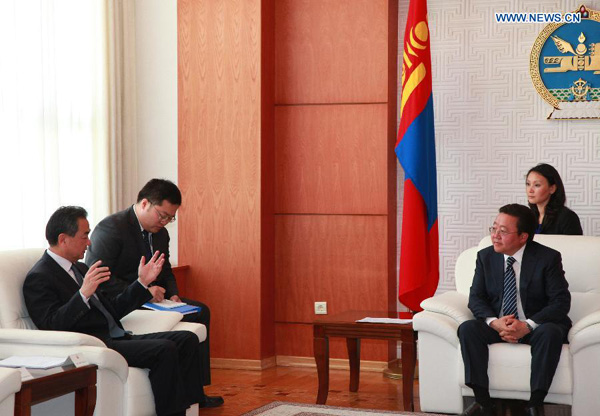 Mongolian president meets Chinese FM on ties