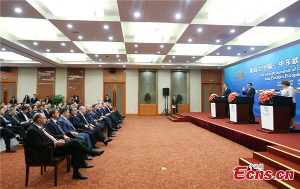 China, Latvia and Serbia hold press conference after 4th China-CEE Summit