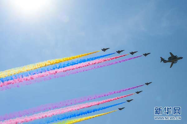 China holds parade, vows peace on war anniversary