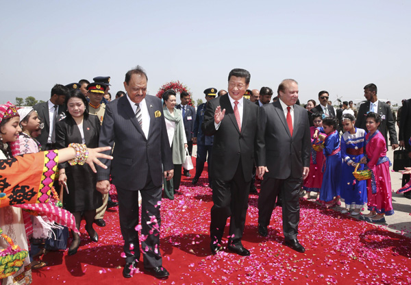 Xi seals deals on Pakistan trip