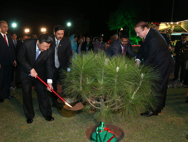 Xi plants 'Pakistan-China Friendship Tree' at Pakistan's PM House