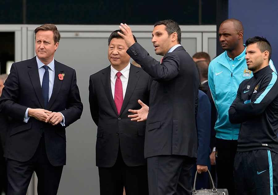President Xi visits Man City football club
