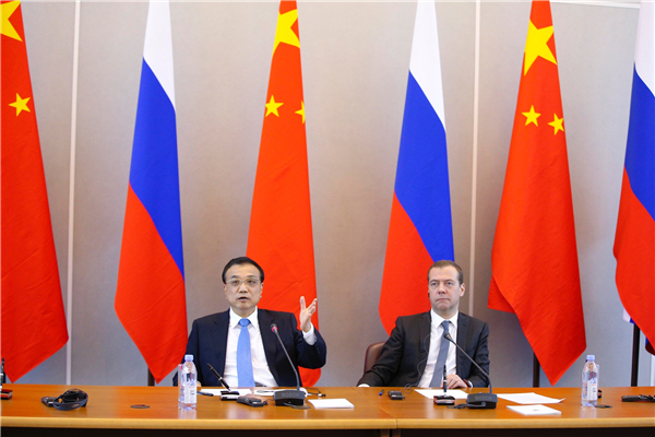 Premier Li, Russian PM meet the press