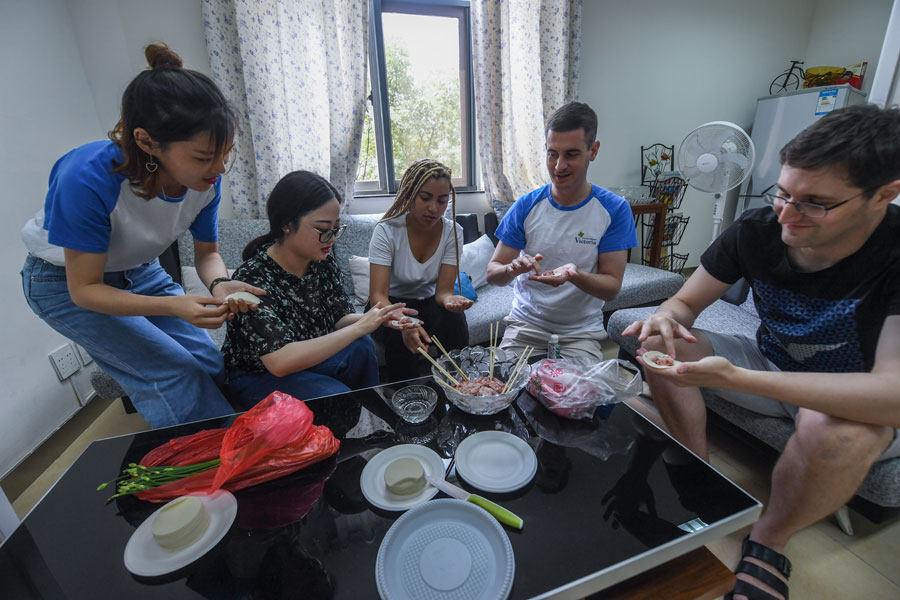 S. African woman's daily life in Zhejiang