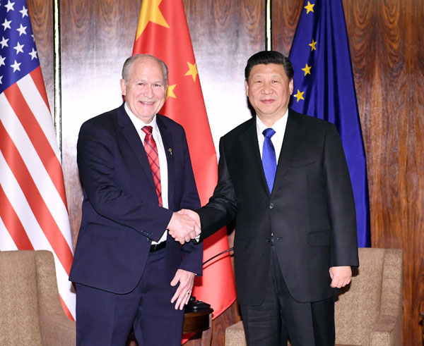 Xi meets Alaskan governor, urges more regional cooperation