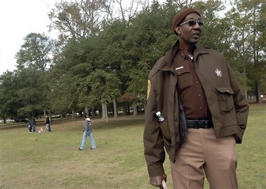 Tallest US man is 7-foot-8 Va. deputy