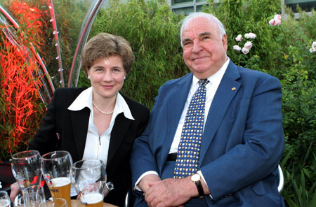 Former German chancellor Helmut Kohl, 78, is set to marry his companion, Maike Richter, 43, Kohl's Berlin office head Ulrich Pohlmann said Tuesday.