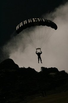 Skydivers make unprecedented jump over Qomolangma