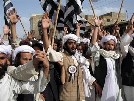 Suspected US missiles kill 12 in Pakistan