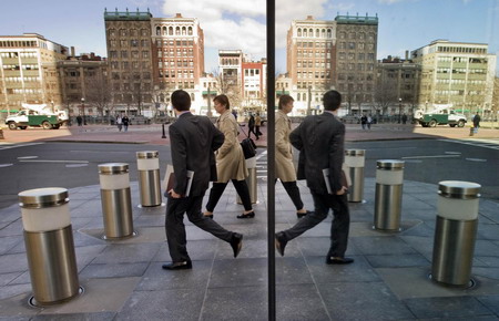 Boston's landmark tower sold half-price in foreclosure