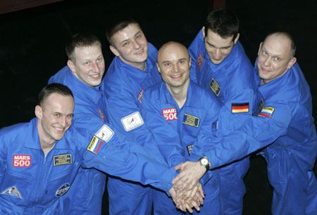 Mars mission: 6 men isolated for 3 months
