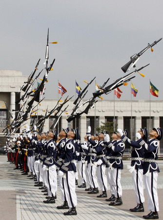 Honour guard ceremony in Seoul