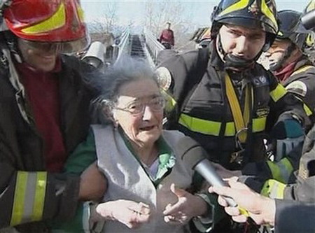 Death toll in Italy quake reaches 260<IMG src=