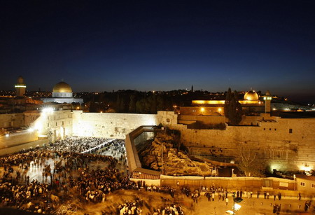 Jews offer prayers for the sun