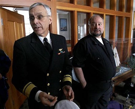 Crew retakes hijacked US ship, captain held hostage
