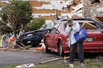Tornado kills 2, injures 41 in Tennessee