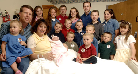 18 kids, 1 grandkid: Duggars announce pregnancy