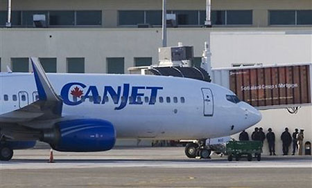 Airplane hijacker captured in Jamaica, no injuries