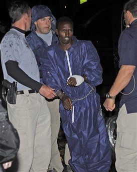 Somali pirate arrives in NYC, awaits court hearing