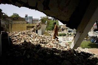 Militants burn NATO fuel tankers in Pakistan