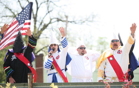 KKK members rally for recruitment