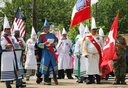 KKK members rally for recruitment